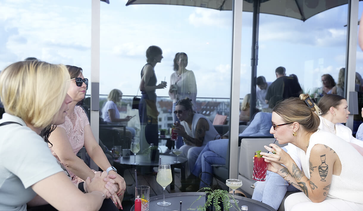 ADENTICSRooftop-Party