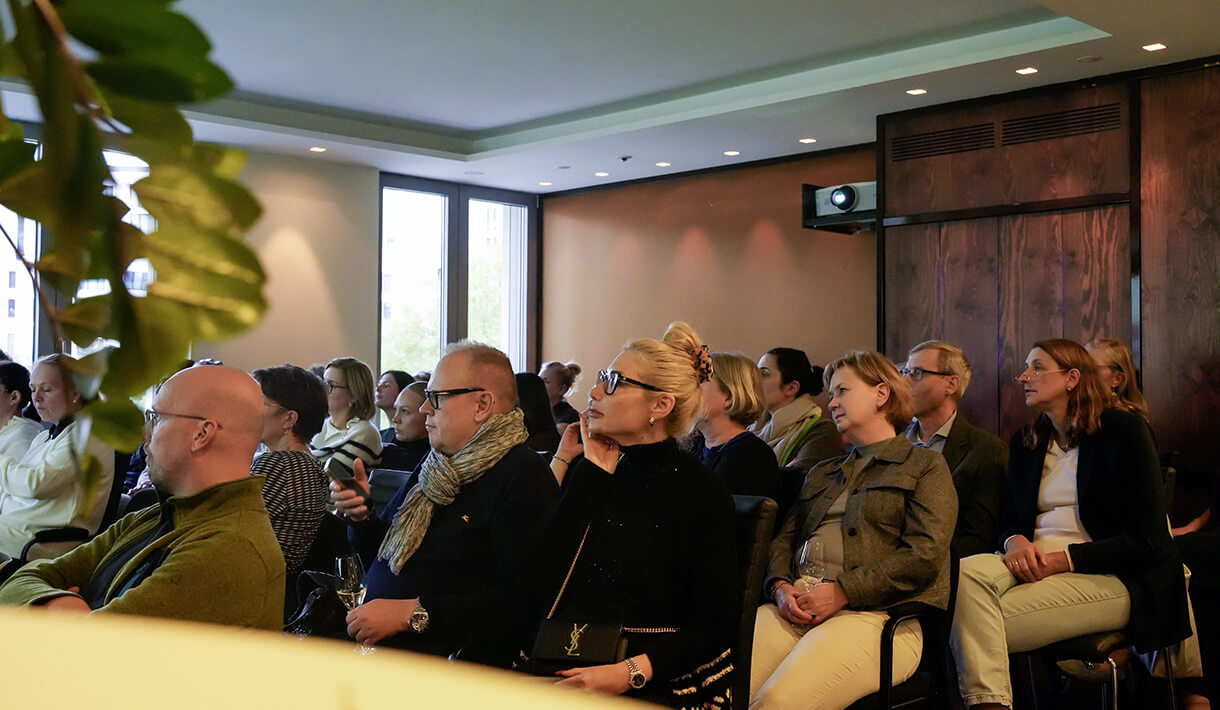 ADENTICS Fortbildung Aligner & Prothetik, Fingerfood & Champagner