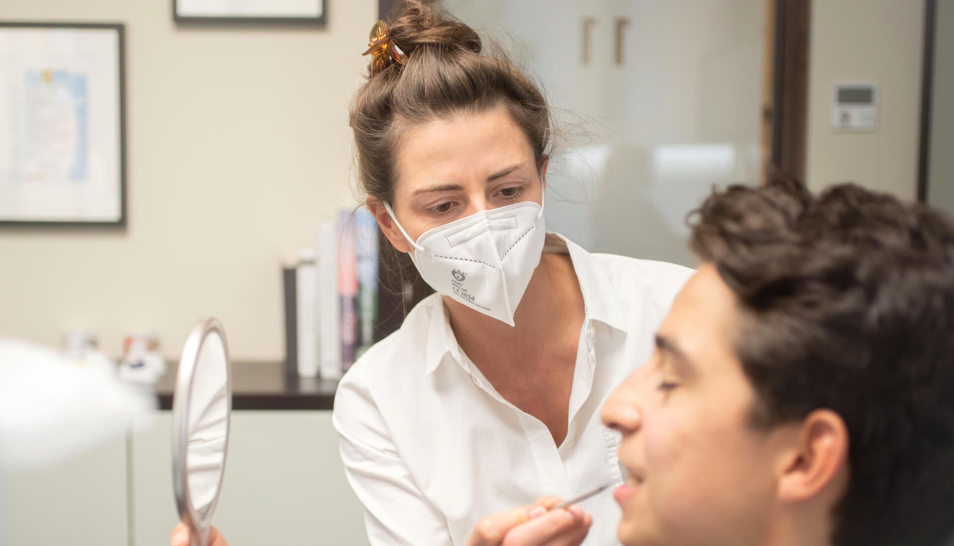 Bei ADENTICS in Berlin | SOS - Kieferorthopäde Notdienst