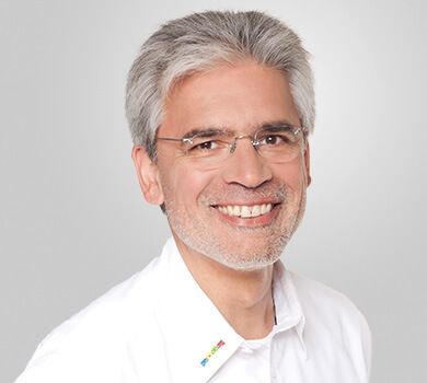 ADENTICS Top Kieferorthopäde Prof. Dr. Dr. Dr. h.c. Ralf J. Radlanski