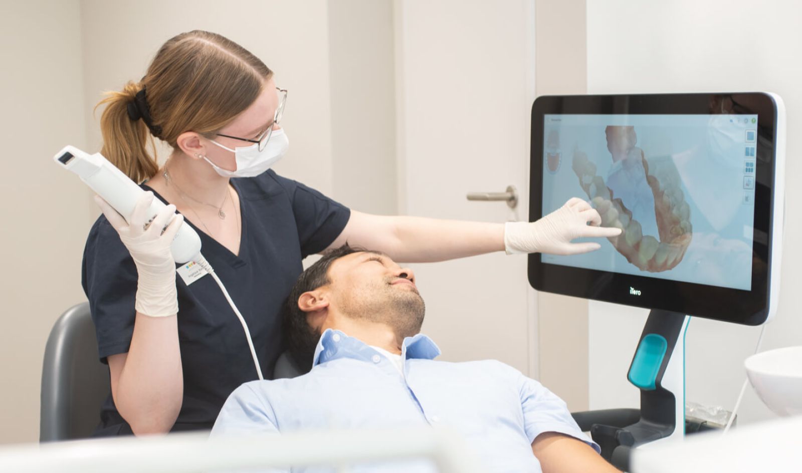 Invisalign Intraoralscan bei ADENTICS in Berlin Tegel