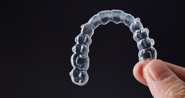 BEI ADENTICS | Zahnspange Invisalign in Berlin